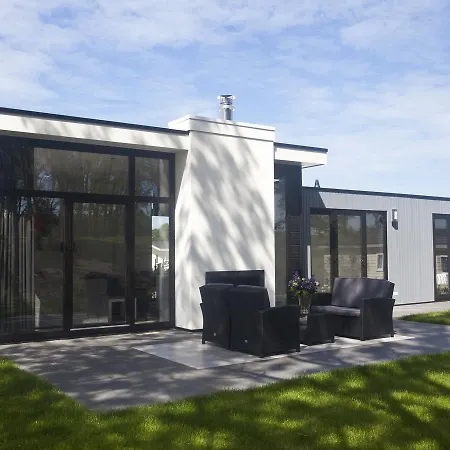 Holiday Droompark Spaarnwoude.10 بيت للعطل *