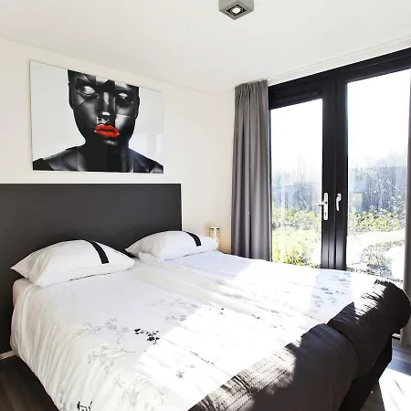 Holiday Droompark Spaarnwoude.10 بيت للعطل *